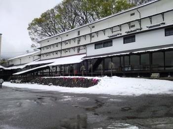 H25.笠原工業　4月雪景色.jpg